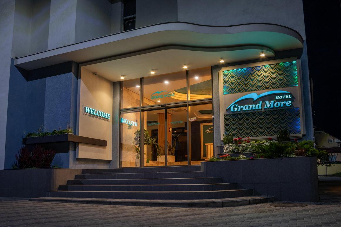 Hotel Grand More Затока Екстериор снимка